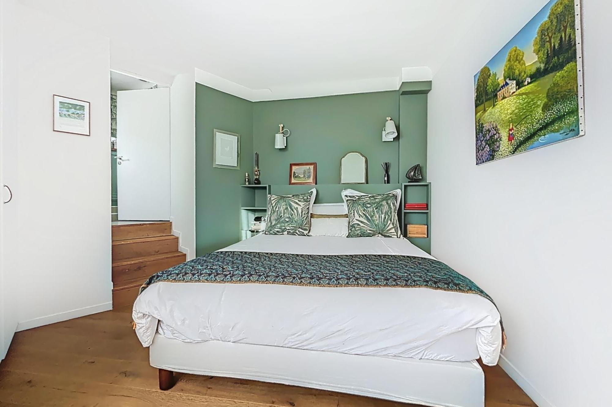 Superb With Large Terrace Apartment